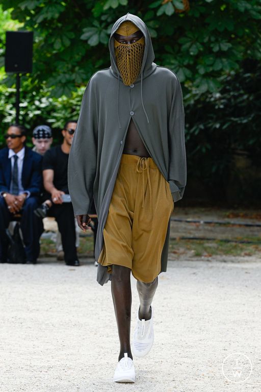 SS 26 White Mountaineering Look 30