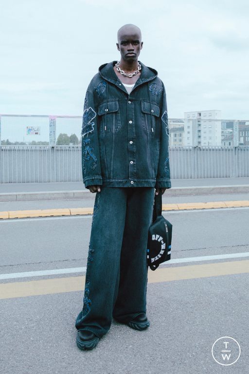 RS24 Off-White Look 31