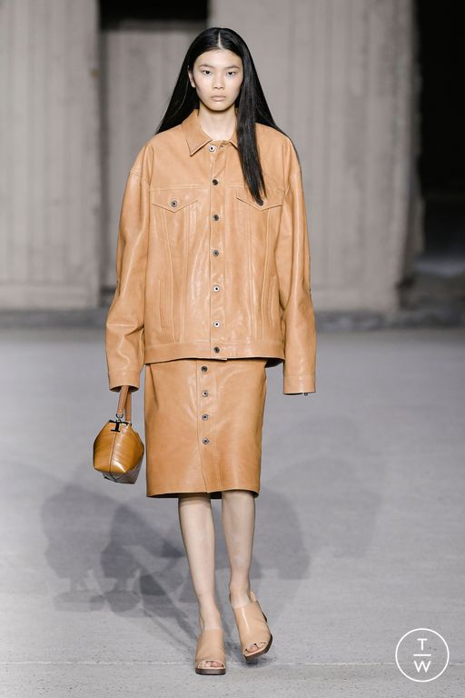 SS23 Tod's Look 14