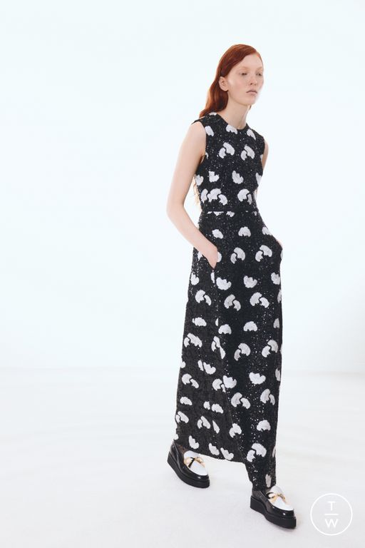 Pre-Fall 2025 Giambattista Valli Look 31