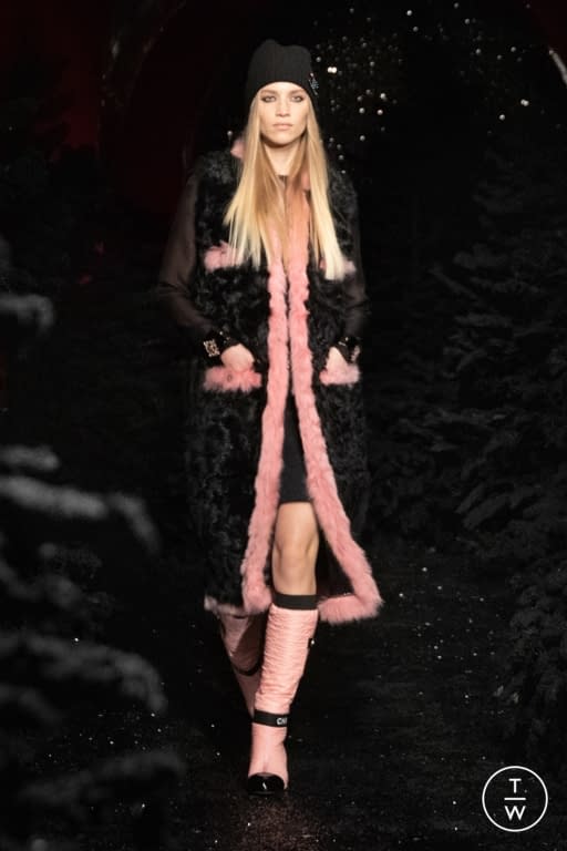 FW21 Chanel Look 39