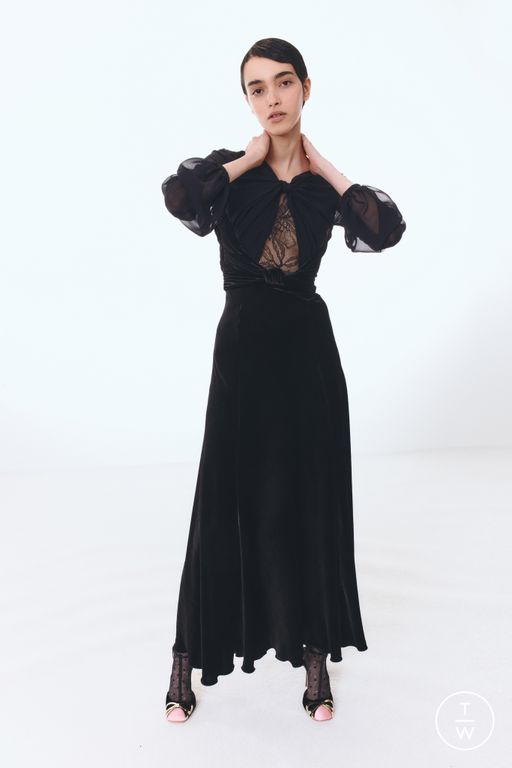 Pre-Fall 2025 Giambattista Valli Look 40