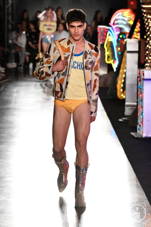 RS18 Moschino Look 42