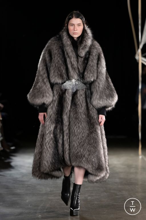 Fall/Winter 2023 MITHRIDATE Look 54