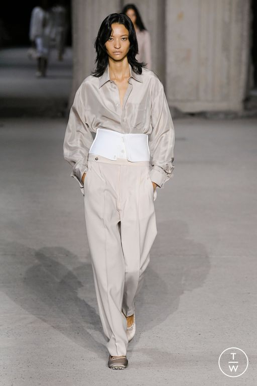 SS23 Tod's Look 3