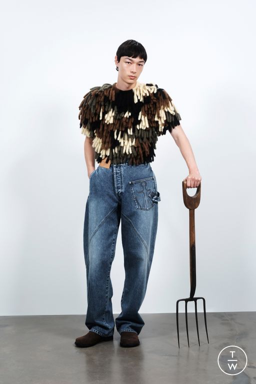 RS26 JW Anderson Look 81