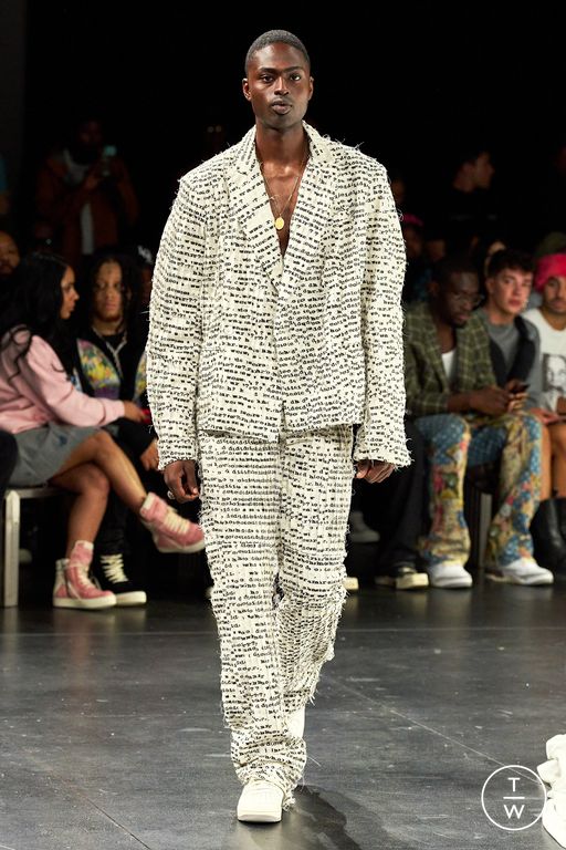 SS23 Who Decides War Look 36