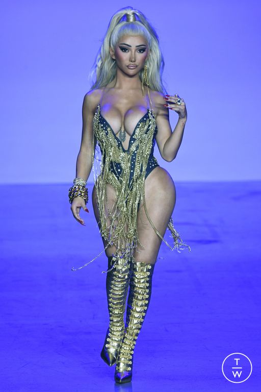 SS23 The Blonds Look 3