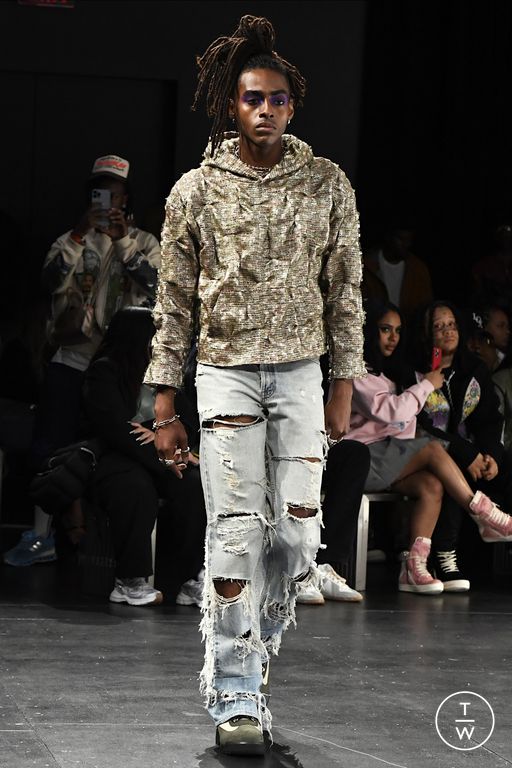 SS23 Who Decides War Look 10