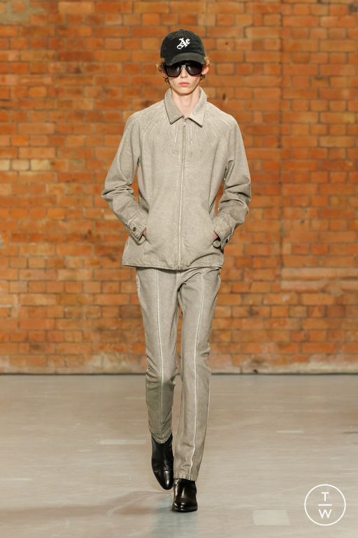 Spring-Summer 2025 Aaron Esh Look 15