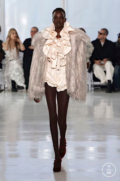 FW25 AKNVAS Look 14