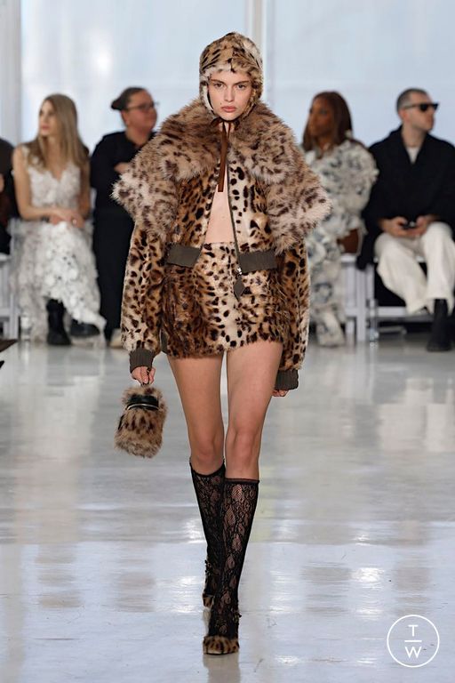 FW25 AKNVAS Look 17