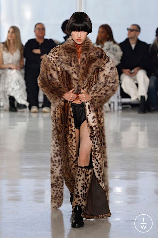 FW25 AKNVAS Look 18