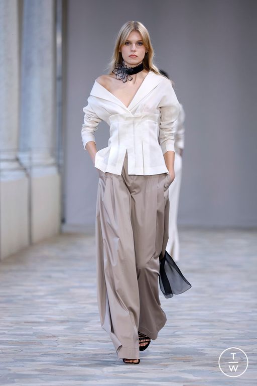 Spring-Summer 2025 Alberta Ferretti Look 12