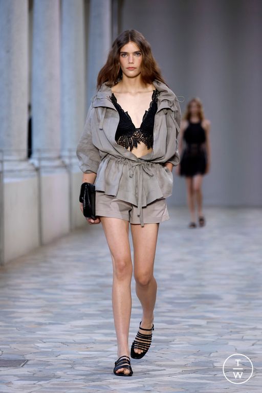 Spring-Summer 2025 Alberta Ferretti Look 15