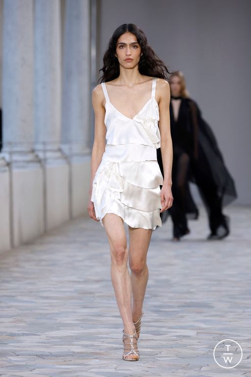 Spring-Summer 2025 Alberta Ferretti Look 44