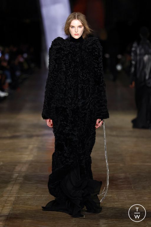 FW25 McQueen Look 9