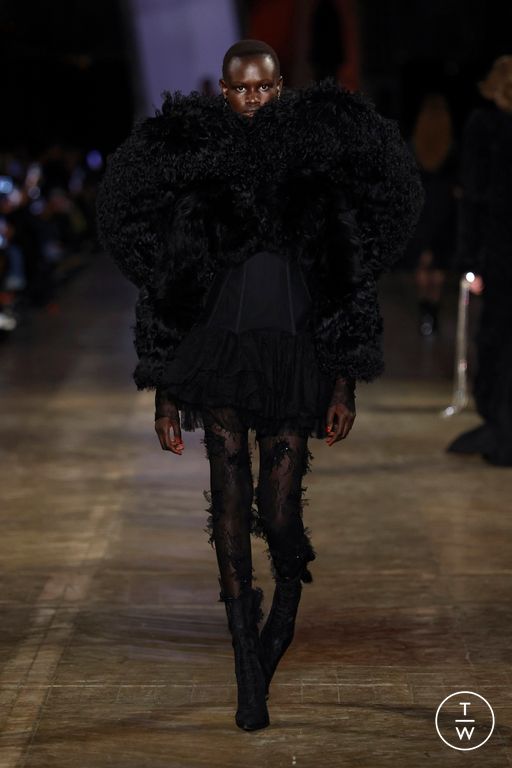 FW25 McQueen Look 11