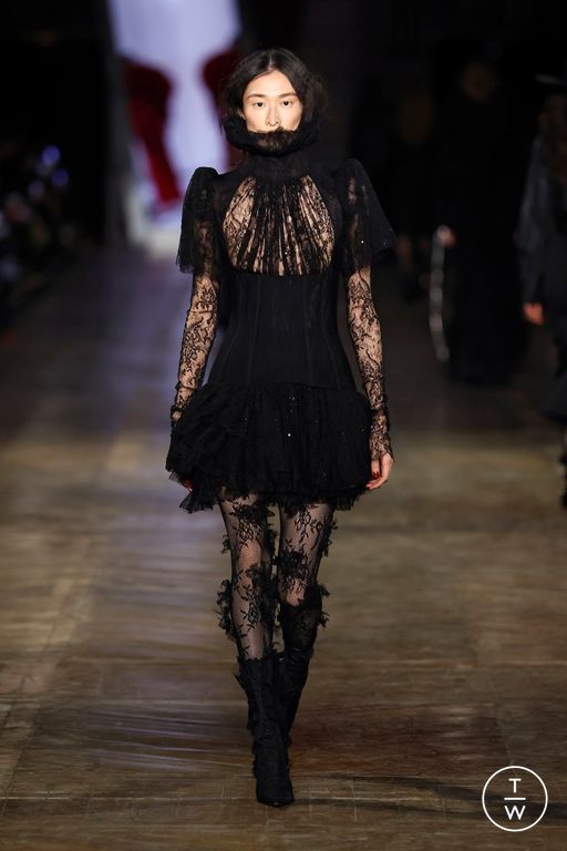 FW25 McQueen Look 12