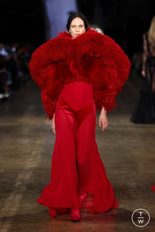 FW25 McQueen Look 15