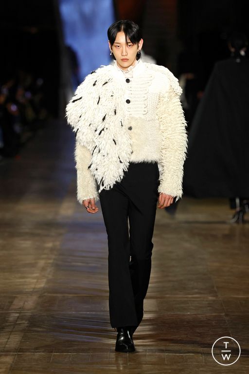 FW25 McQueen Look 37
