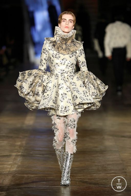 FW25 McQueen Look 39