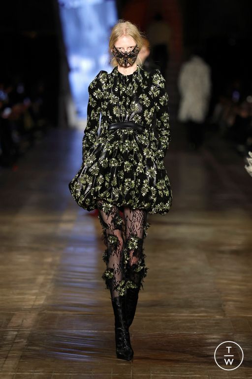 FW25 McQueen Look 41
