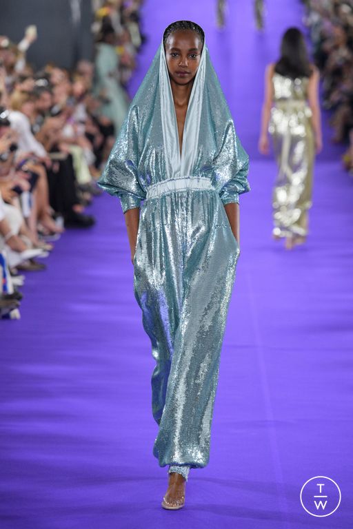 FW22 Alexis Mabille Look 19