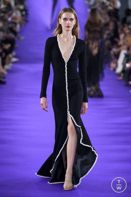 FW22 Alexis Mabille Look 34