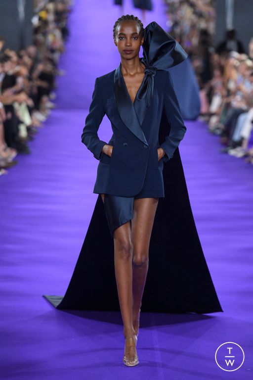 FW22 Alexis Mabille Look 41