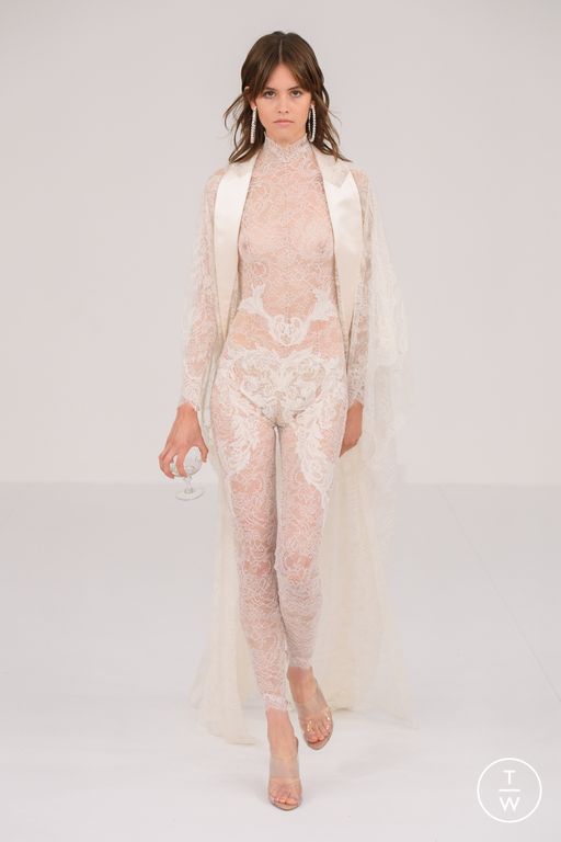 FW23 Alexis Mabille Look 34