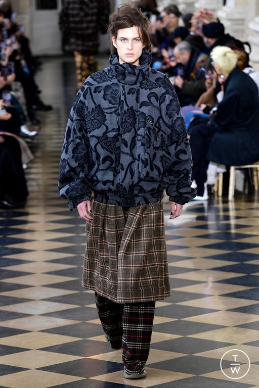 Fall/Winter 2023 Andreas Kronthaler for Vivienne Westwood Look 20