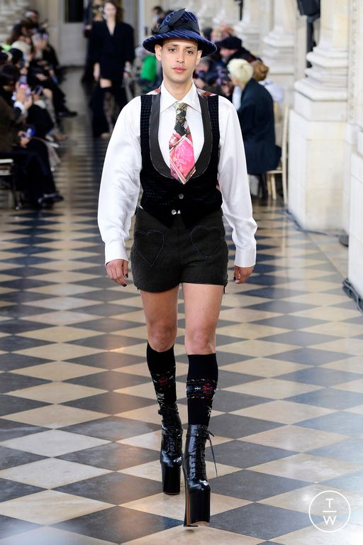 Fall/Winter 2023 Andreas Kronthaler for Vivienne Westwood Look 35
