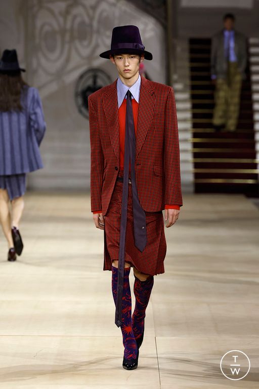 FW25 Andreas Kronthaler for Vivienne Westwood Look 3