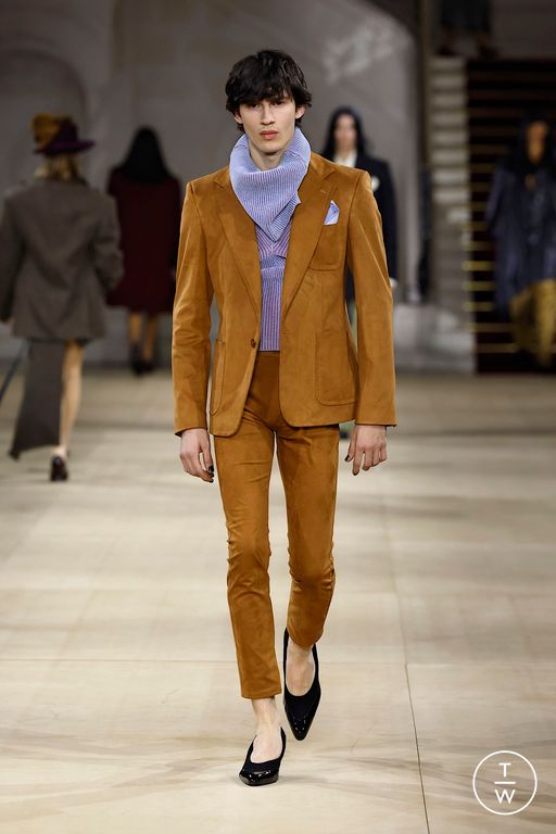 FW25 Andreas Kronthaler for Vivienne Westwood Look 10
