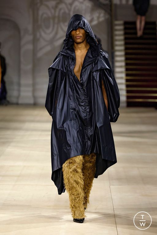 FW25 Andreas Kronthaler for Vivienne Westwood Look 12
