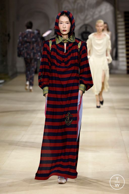 FW25 Andreas Kronthaler for Vivienne Westwood Look 25