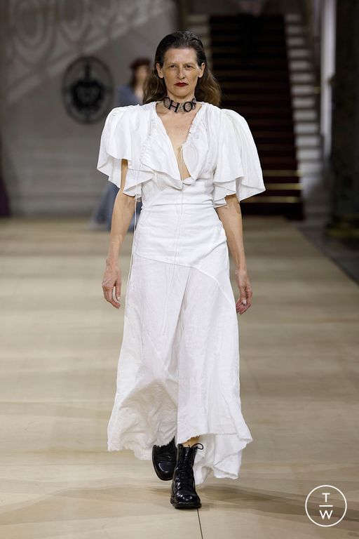 FW25 Andreas Kronthaler for Vivienne Westwood Look 32
