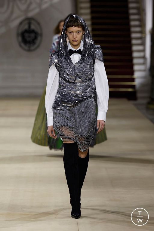 FW25 Andreas Kronthaler for Vivienne Westwood Look 34