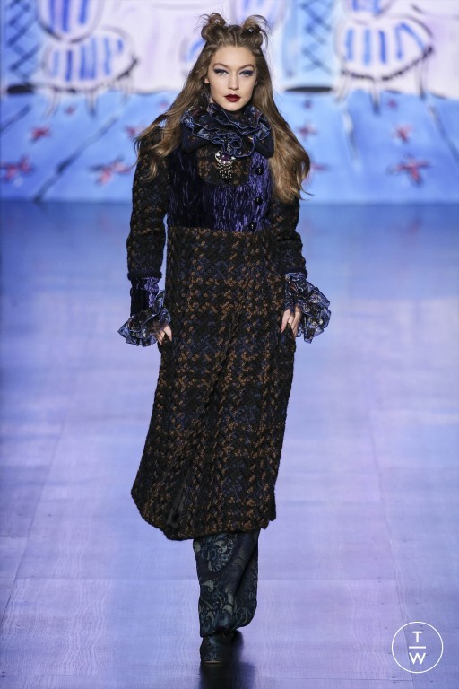 F/W 17 Anna Sui Look 1
