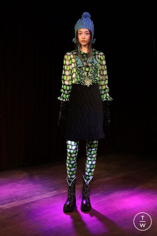 Fall/Winter 2023 Anna Sui Look 16