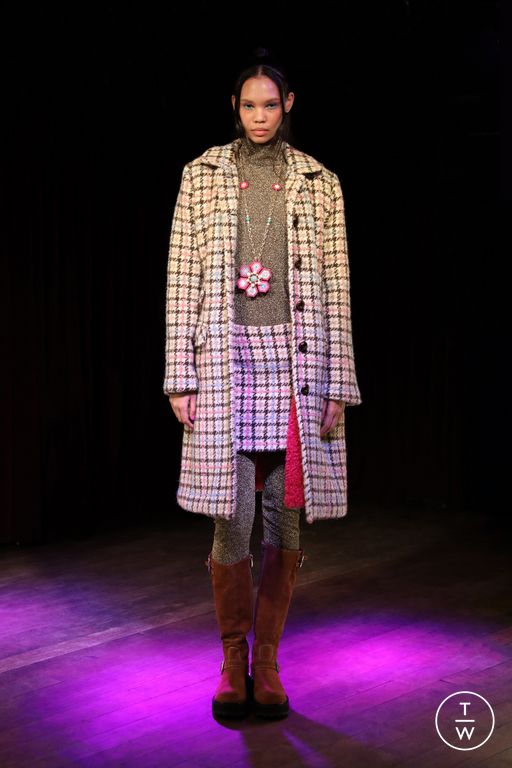 Fall/Winter 2023 Anna Sui Look 21