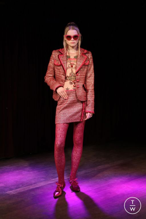 Fall/Winter 2023 Anna Sui Look 22