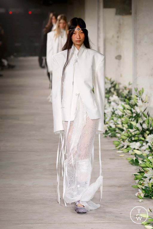 Spring-Summer 2025 Ann Demeulemeester Look 9