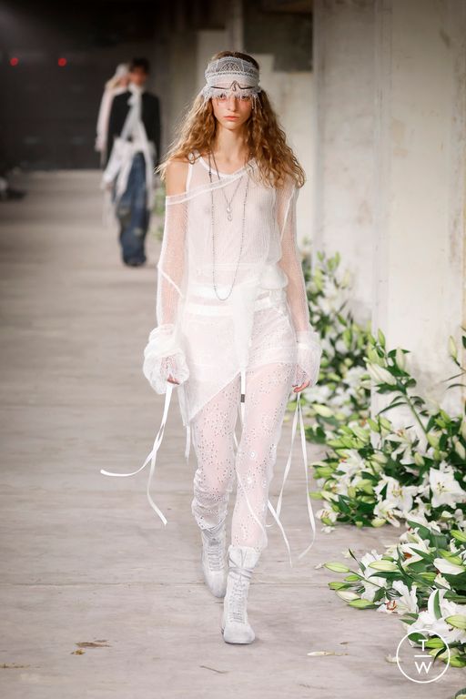 Spring-Summer 2025 Ann Demeulemeester Look 15