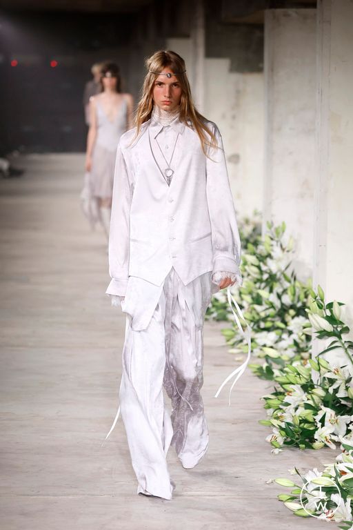 Spring-Summer 2025 Ann Demeulemeester Look 24