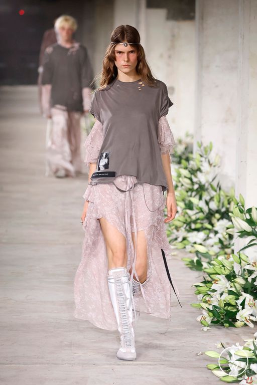 Spring-Summer 2025 Ann Demeulemeester Look 26