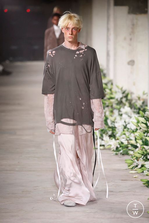 Spring-Summer 2025 Ann Demeulemeester Look 27