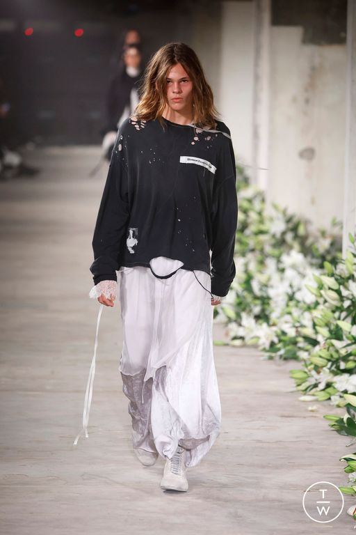 Spring-Summer 2025 Ann Demeulemeester Look 31