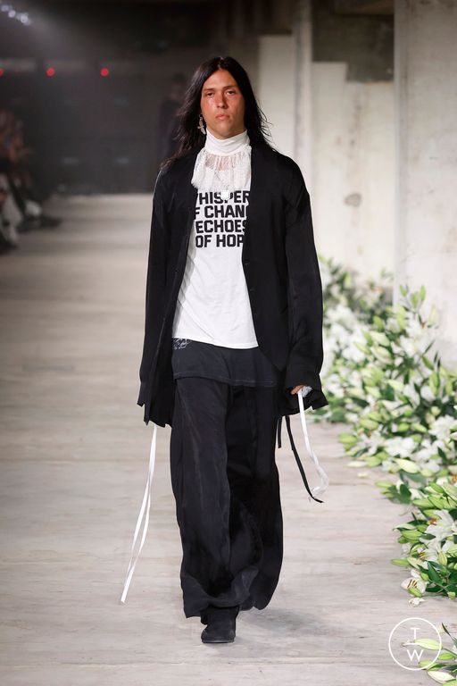 Spring-Summer 2025 Ann Demeulemeester Look 33